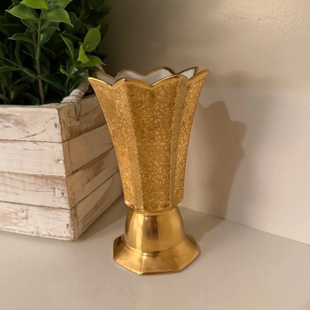 Wheeling Decorating Company Gold Encrusted Vase Doves Roses Daisies